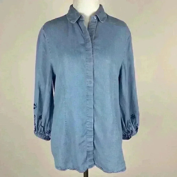 Vision 155 womens top size 6 Blue chambray Floral - Picture 1 of 8